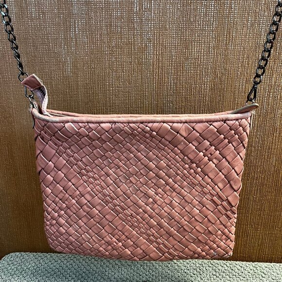 Falor Italia Handbags - Falor Italia Firenze  Londra Blush Peach Pink Woven Leather Crossbody Clutch Bag